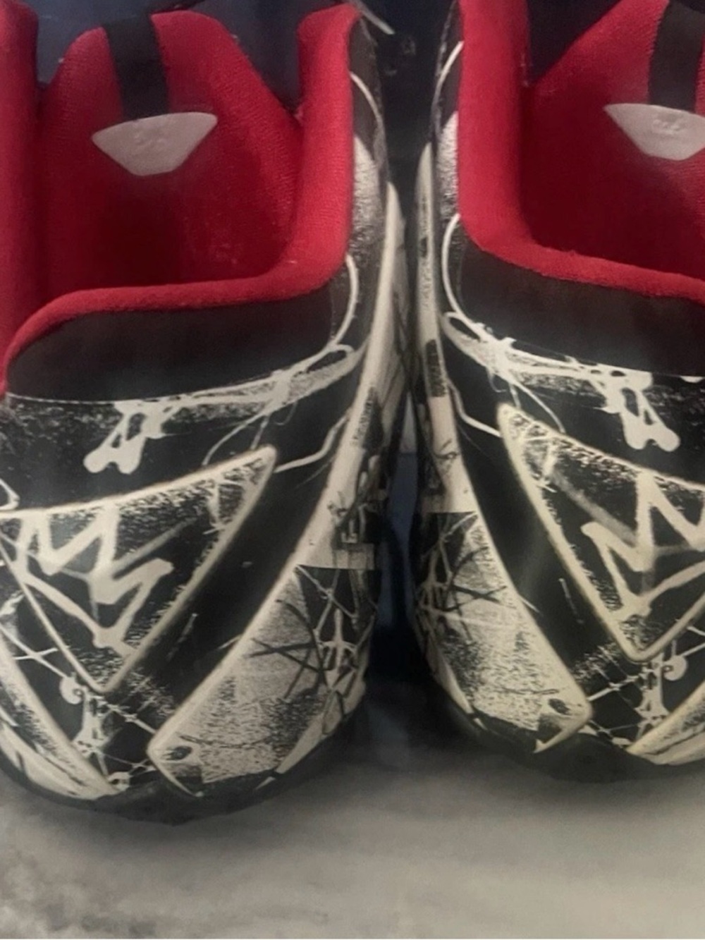 Nike Black and Red High-Top Basketball Shoes with Graphic White LeBron 11 Graffi - Picture 5 of 5